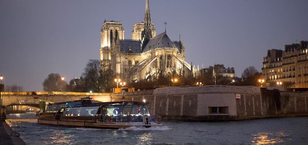 crociera con cena bateaux parisiens